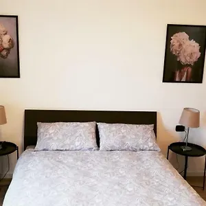 Centro E Parco 10 Min - Flat In Appartamento